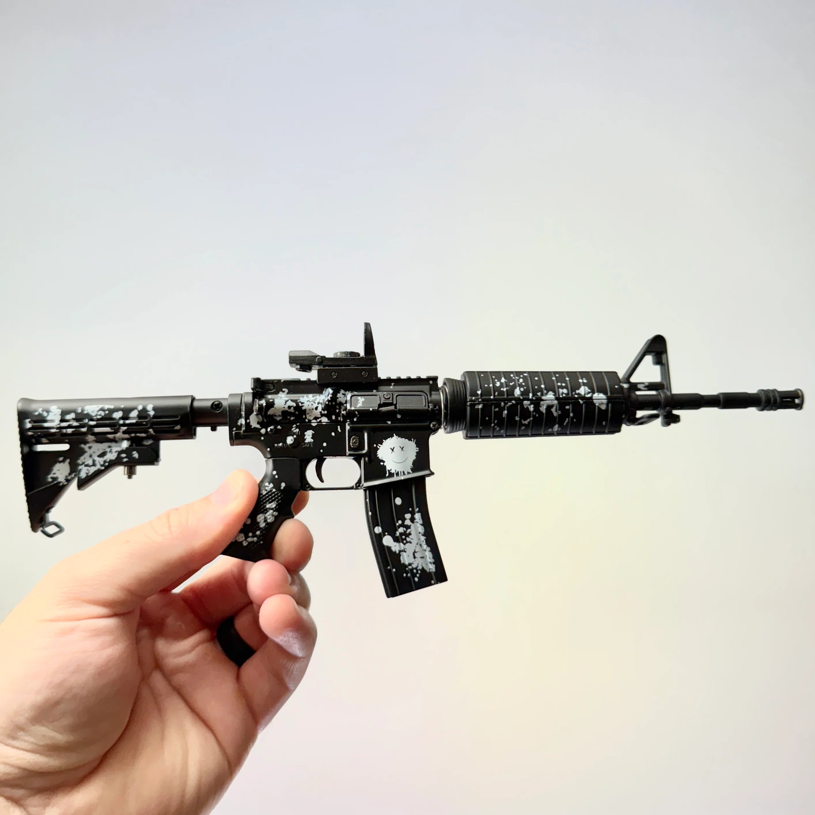 AR15 'Smile More' Model - Roman Atwood - Image 7