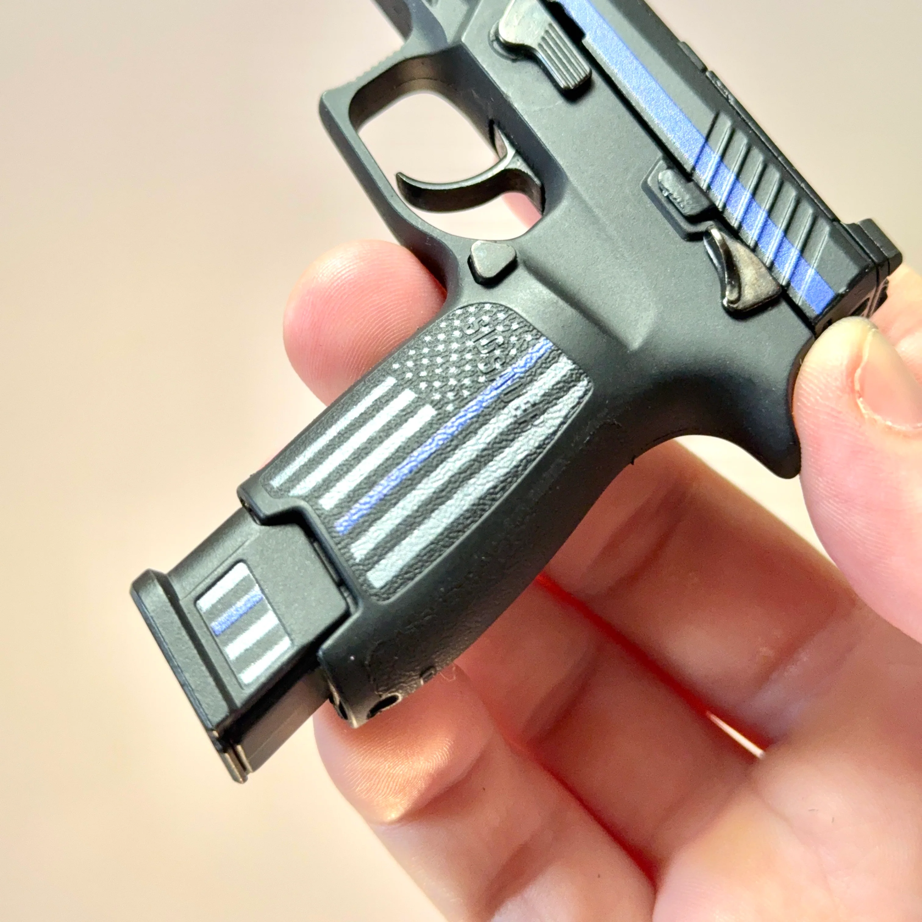 SIG SAUER M17 Model Thin Blue Line - Image 11